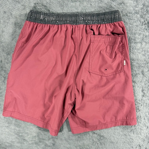 Vuori Men’s Kore Lined Shorts 7.5 Inseam Saltwater Red Workout Athleisure - Picture 2 of 4
